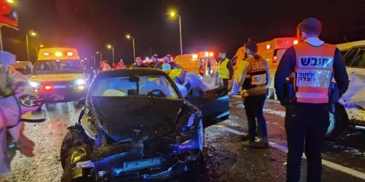 WATCH: Over 30 injured in pile-up on Jerusalem highway