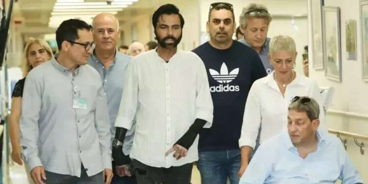 Itzik Saidyan, IDF veteran who set himself on fire, released from hospital