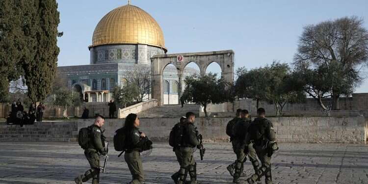 Officials fear Hamas to cast Jerusalem tension as victory ahead of crucial date