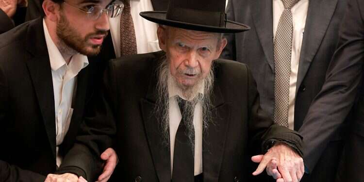 Spiritual leader of Lithuanian Haredim dies at 100