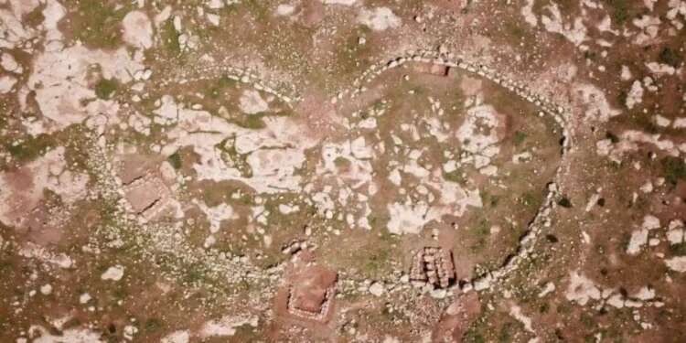 Where it all began: Foot-shaped compounds shed light on early stages of Jewish religion