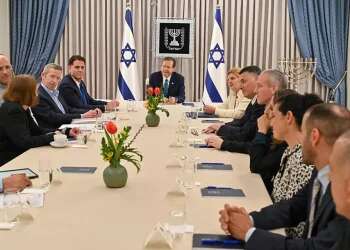 Coalition threatens to move forward with judicial reform if talks falter