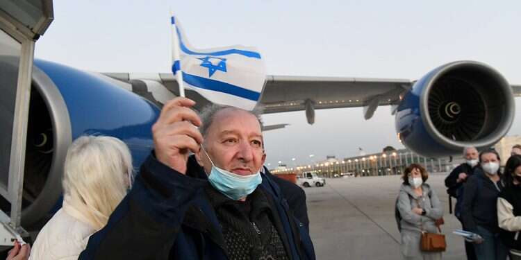 MKs sound alarm as Israel moves to close emergency aliyah centers in Ukraine, Russia