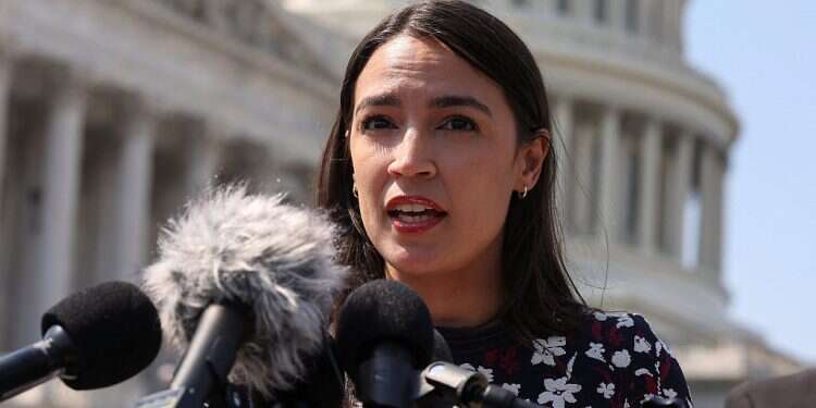 In first, Alexandria Ocasio-Cortez meets with Jewish leaders