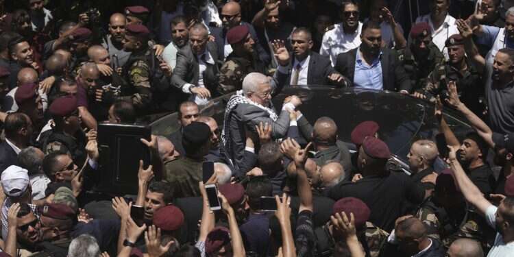 Abbas visits Jenin for first time in almost 20 years