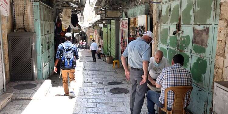 Man detained after charging US tourist $1900 for ashtray