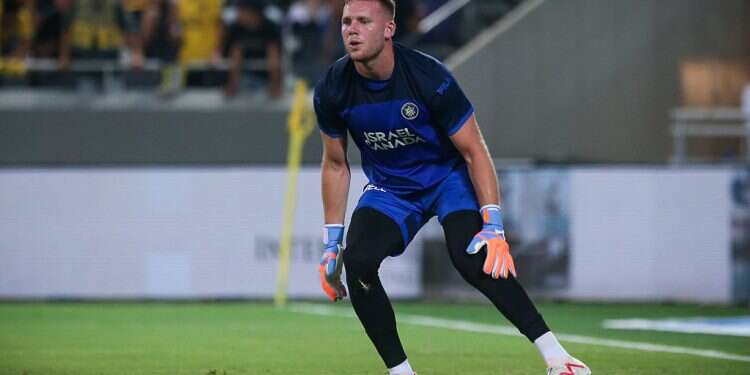 It's official: Israeli goalkeeper Peretz joins Munich club