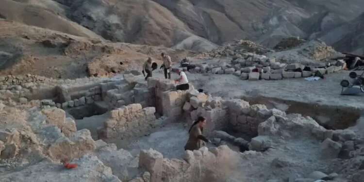 Rare Psalm inscription uncovered in Judean Desert