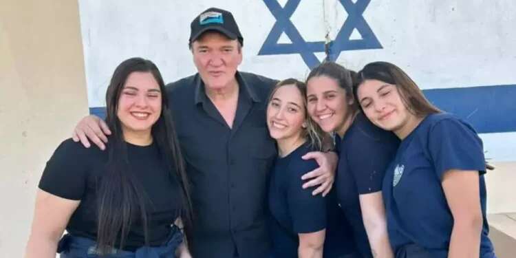 Quentin Tarantino visits IDF soldiers serving in south