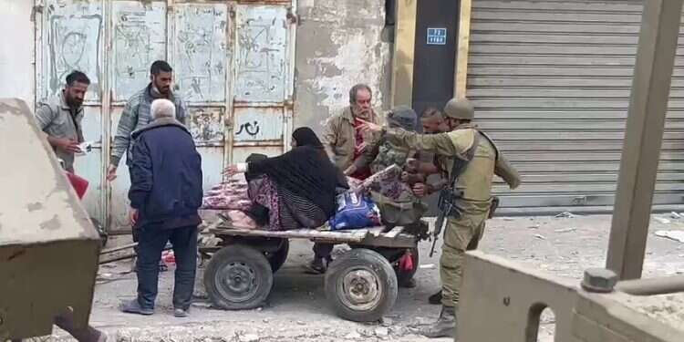 WATCH: Dramatic footage showing IDF forces, Gazans cooperate to take special care of stranded Gaza woman