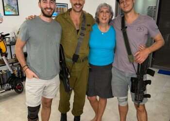 Major Jewish groups launch 'Operation Hug' to reunite parents abroad with lone soldiers