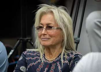 Top Las Vegas Sands shareholder Adelson buying Dallas Mavericks