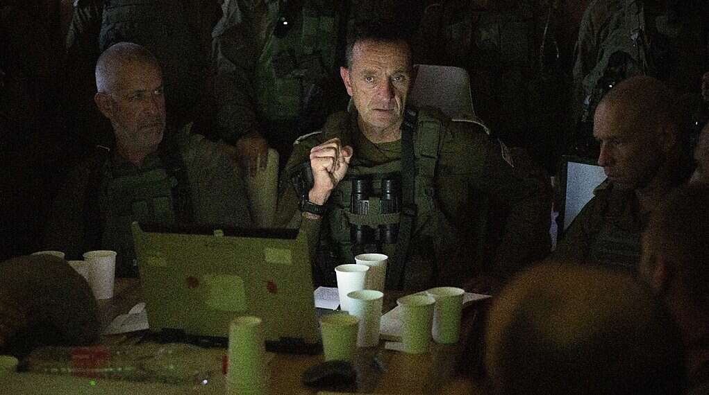 White House says 4-hour daily pauses aimed at allowing civilians to flee