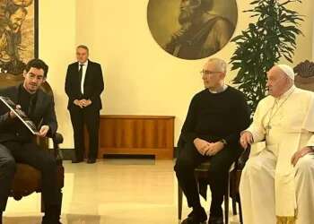 Pope meets with relatives of Israeli hostages, Palestinians