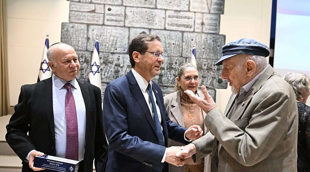Herzog hosts Kindertransport survivors ahead of International Holocaust Remembrance Day