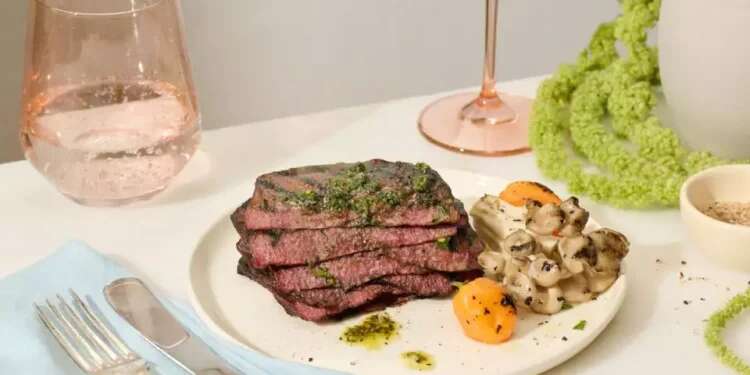 Making way for kosher cheeseburgers, Israel becomes first nation to approve lab-grown meat sales