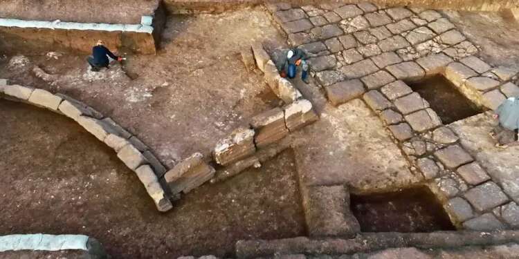 1,800-year-old Roman legionary base exposed