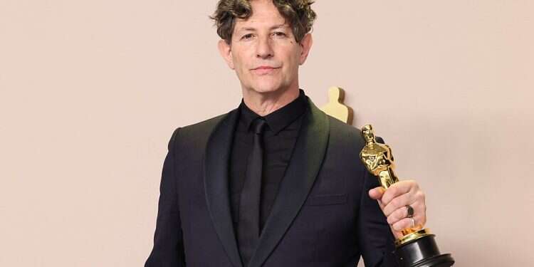 The palace of illusory glory