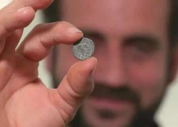 Rare Bar Kochba Revolt-era coin discovered in Judean Desert
