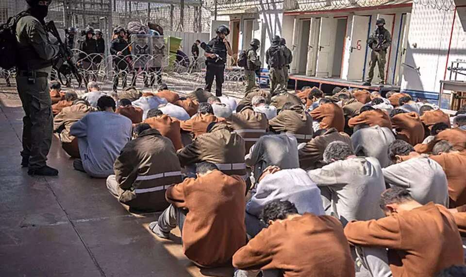 Attorney general asks why security prisoners do not receive fruit
