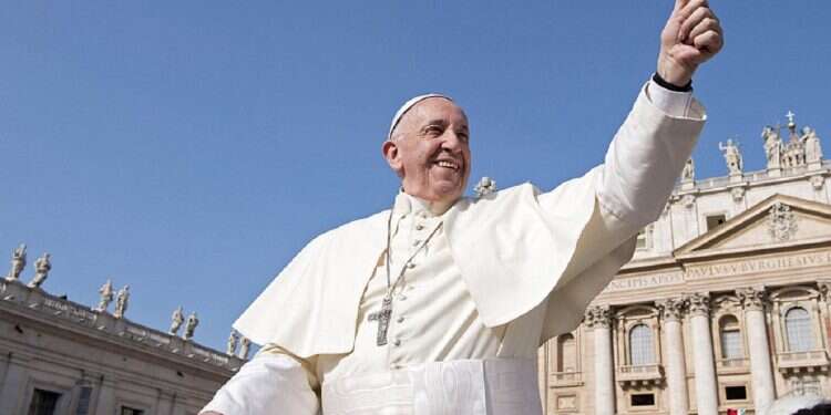 Pope Francis waves during his weekly general audience in St. Peter Square, Vatican City, August 30, 2017
Francis stirs controversy by going out against gay people
