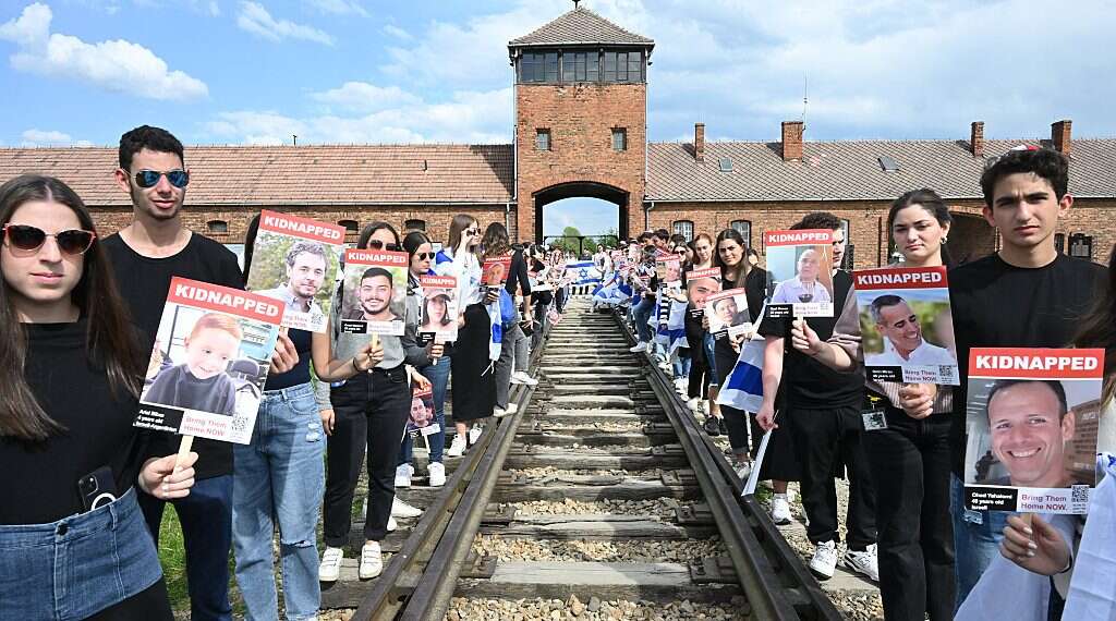 March of the Living remembers 6 million who perished in Holocaust