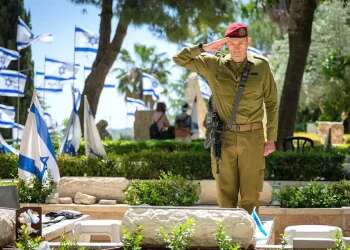 In rare show of unity, leaders urge public to 'leave disputes outside cemeteries' on Memorial Day