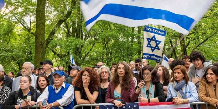 AJC survey reveals deepening Israel ties among American Jews post-Oct. 7