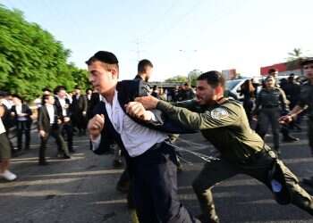 Yeshiva students must serve, Supreme Court rules in unanimous decision