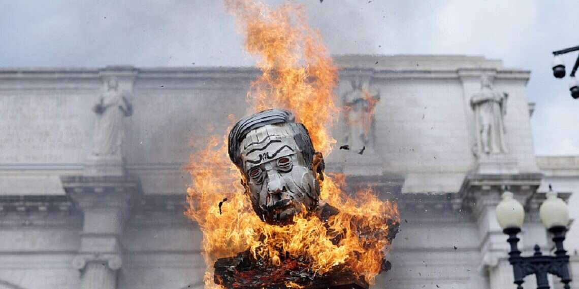 Violent protesters burn American flag outside Congress