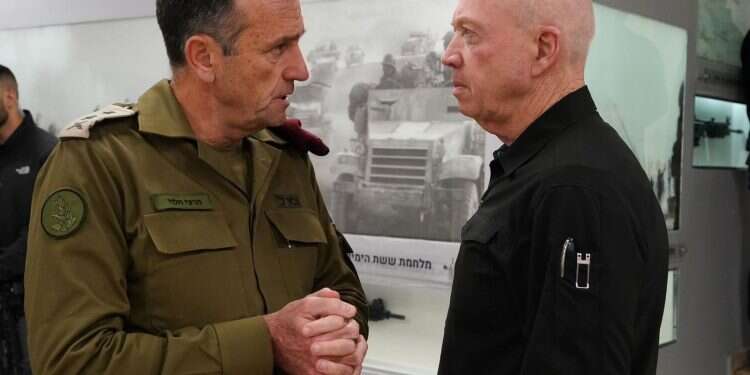 Gallant has no plans to replace IDF chief amid northern front tensions