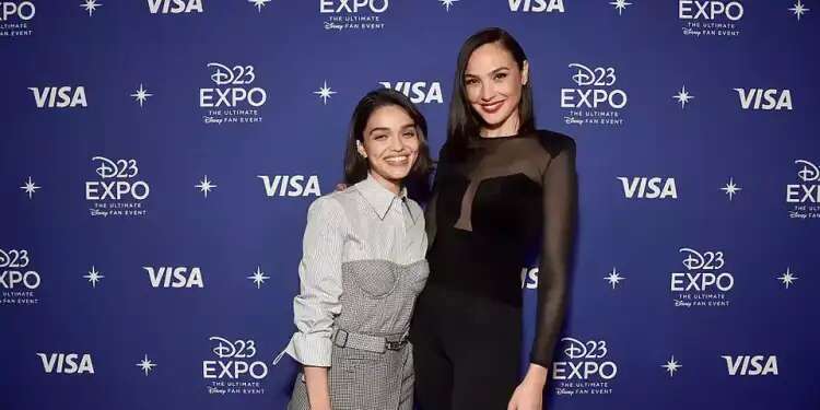 Gal Gadot alongside Rachel Zegler. Photo: Getty Images Gal Gadot's colleague in 'Snow White' calls for 'Free Palestine'