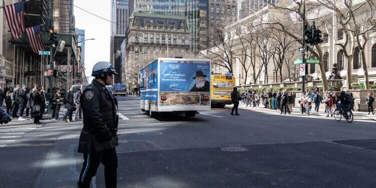 Antisemitic attacker shouts 'Free Palestine' near Chabad-Lubavitch HQ, stabs 1