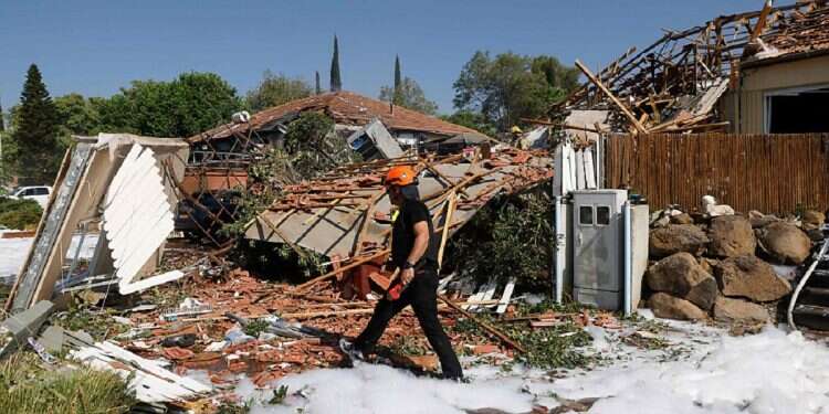 1 injured, home destroyed after rocket barrage on Katzrin