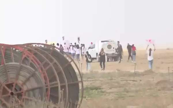 Hostages' relatives make dramatic run toward Gaza in desperate plea