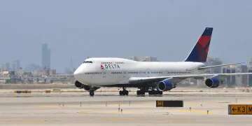 Delta Air Lines aircraft. Photo: Yossi Zeliger Delta considers dropping 'Ladies and gentlemen'