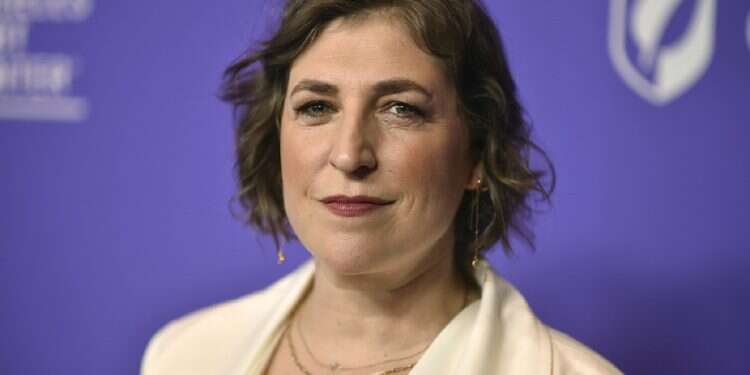 'Big Bang Theory' actress supports citizens of northern Israel