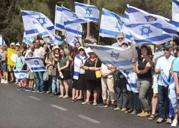 Thousands bid farewell to American-Israeli Hersh Goldberg-Polin