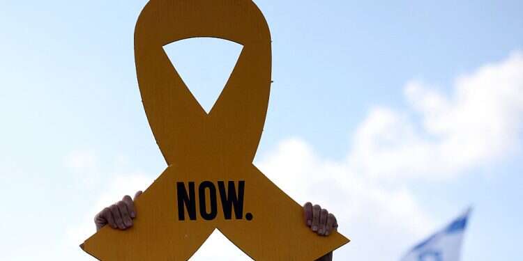 The public doesn't really have influence on hostages' fate