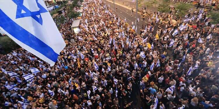 Israelis demonstrating for the release of the hostages held in Gaza on Sept. 1, 2024. Photo credit: KOKO A reckless narrative