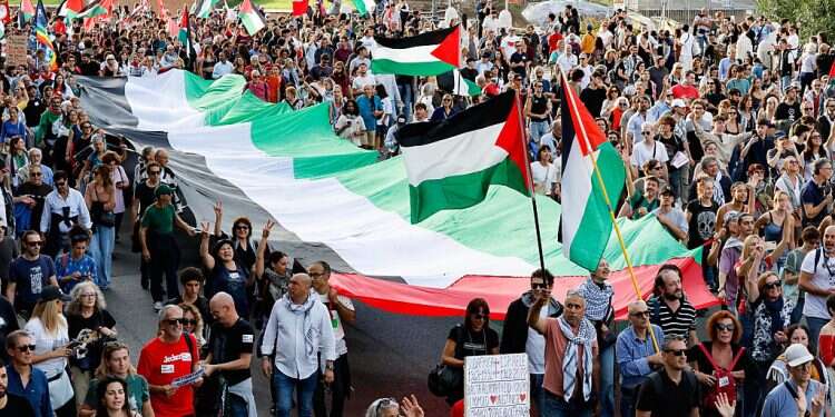 'British elites are in complete denial about attempts to Islamize the West'