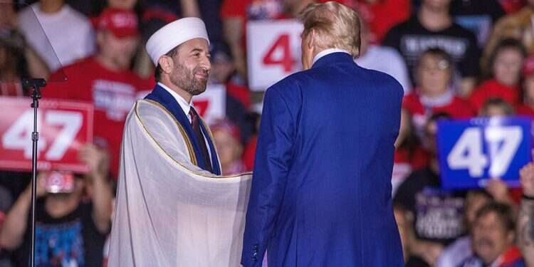 Trump courts Muslim voters with Lebanon peace pledge