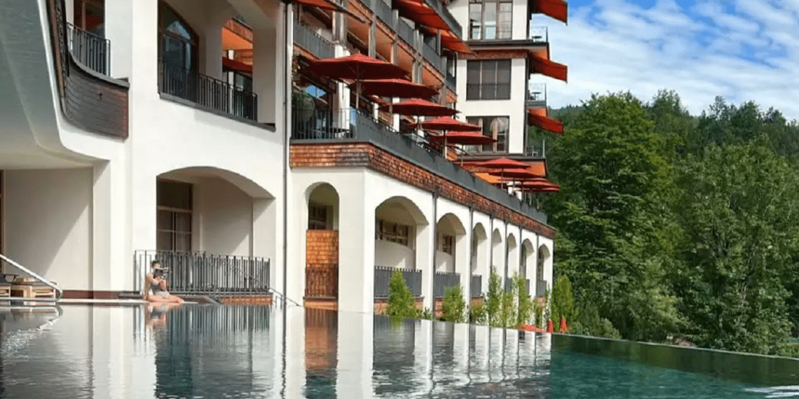 The Schloss Elmau hotel German hotel's Israeli flag display leads to surge in bookings