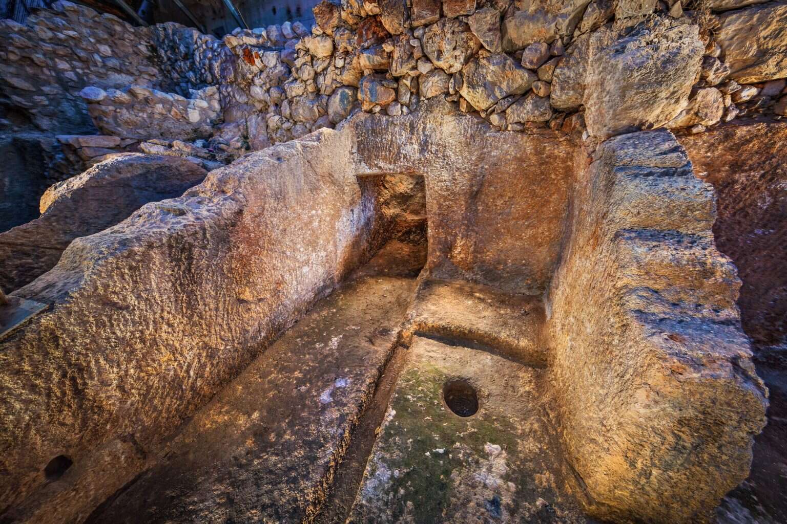 Ancient ritual structure discovered in Jerusalem