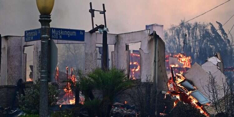 Mass evacuations, 5 dead amid LA wildfires