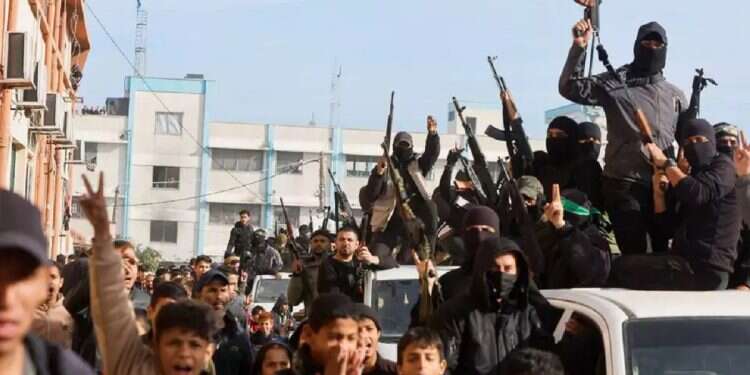 Gazans flood back to Jabaliya despite IDF warnings