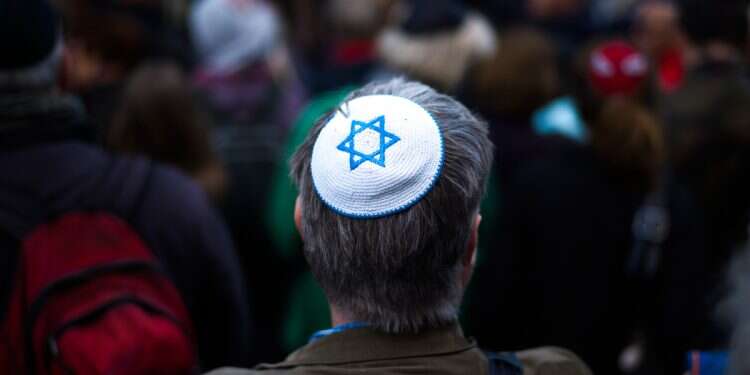 Fear forces Berlin Jews to hide their identity in community paper