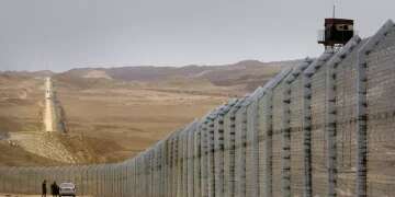 Egypt increases Sinai military presence, violates peace treaty