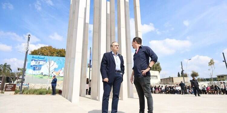 'I am amazed by the resilience of the residents': EU envoy visits southern Israel