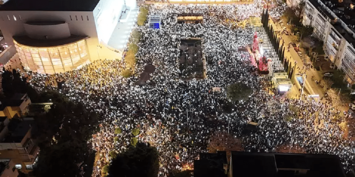 Israelis protest in Habima Square in Tel Aviv, Israel, on March 22, 2025 The Israeli government's destructive recipe